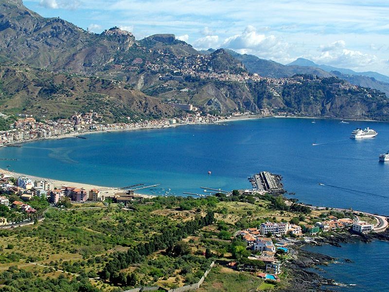 Baia di Taormina Sicilia - Foto Panoramica dall'alto