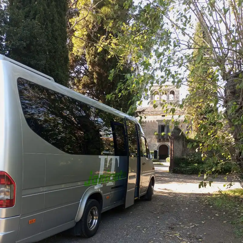 minibus 09